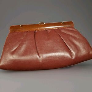 Vintage 70s Maroon Red Leather Lucite Clasp Frame Clutch Bag Crossbody Chain